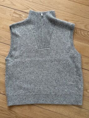 Nine West Grey Ribbed Knit Sleeveless Sweater Vest Medium